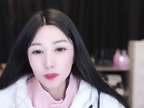 Nuyoah-77 online show from November 2025 04:40:01 PM