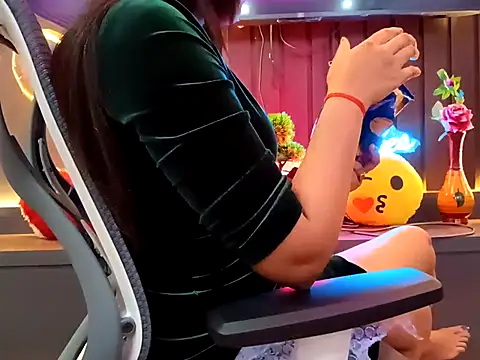 Snapshot of GoldnessAishu chatting on March 2025 02:36:01 PM GoldnessAishu online show from March 2025 02:36:01 PM