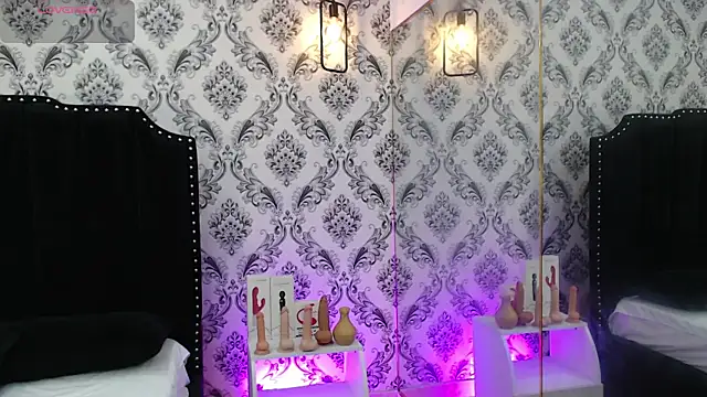 Snapshot of SaaraBrown chatting on March 2025 12:22:01 PM SaaraBrown online show from March 2025 12:22:01 PM