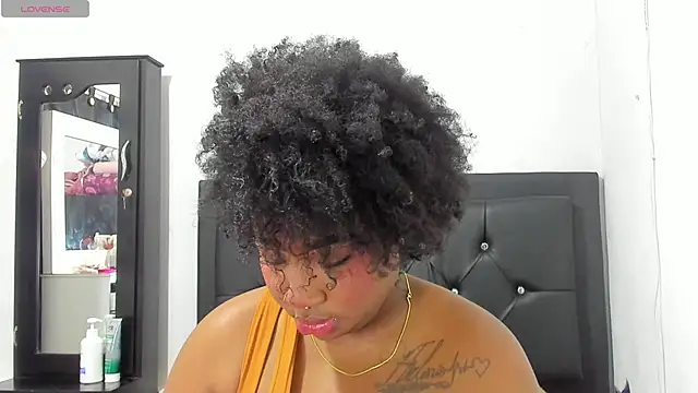 Snapshot of Natassha_brown1 chatting on October 2025 01:28:01 AM Natassha brown1 online show from October 2025 01:28:01 AM