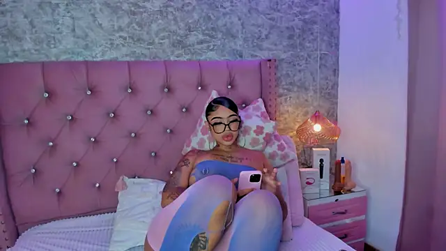 Mia Jansen online show from January 2026 02:00:01 PM