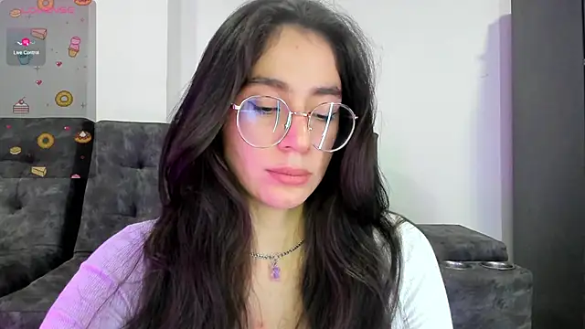 emmadiaz1 online show from March 2025 01:00:02 AM