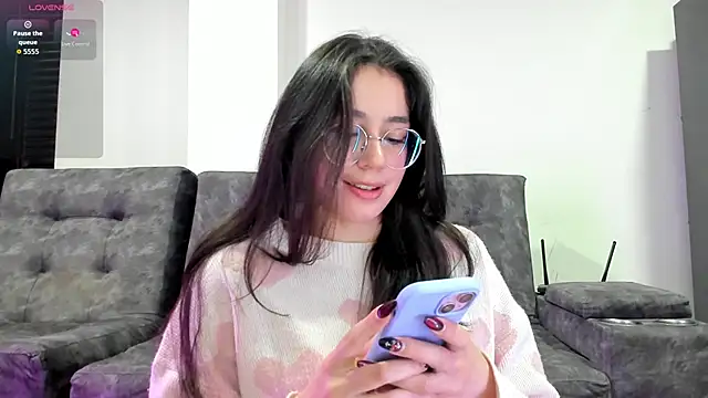 emmadiaz1 online show from September 2025 02:48:02 AM