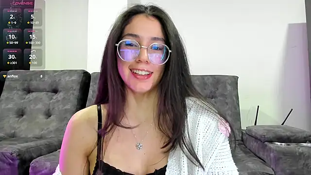 emmadiaz1 online show from December 2025 03:11:01 AM