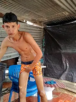 Snapshot of Valentinacuc chatting on October 2025 08:11:02 PM Valentinacuc online show from October 2025 08:11:02 PM