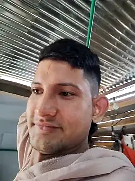 Snapshot of Valentinacuc chatting on December 2025 01:40:01 PM Valentinacuc online show from December 2025 01:40:01 PM