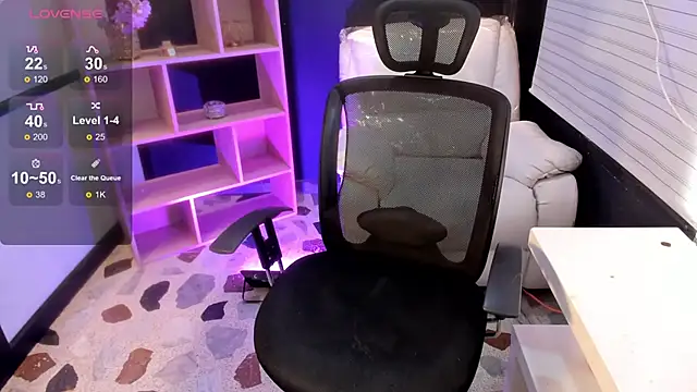 EmySilver online show from December 2024 02:00:02 PM