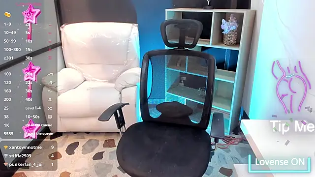 EmySilver online show from February 2025 04:11:02 PM