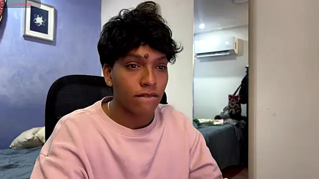 Snapshot of Xander_bonnet1 chatting on November 2025 12:49:01 PM Xander bonnet1 online show from November 2025 12:49:01 PM