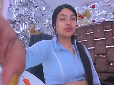 Snapshot of SarahStones chatting on December 2025 08:29:02 AM SarahStones online show from December 2025 08:29:02 AM