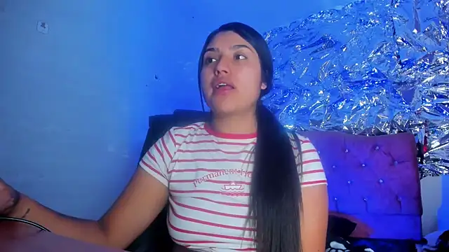 Snapshot of SarahStones chatting on February 2026 06:42:01 AM SarahStones online show from February 2026 06:42:01 AM