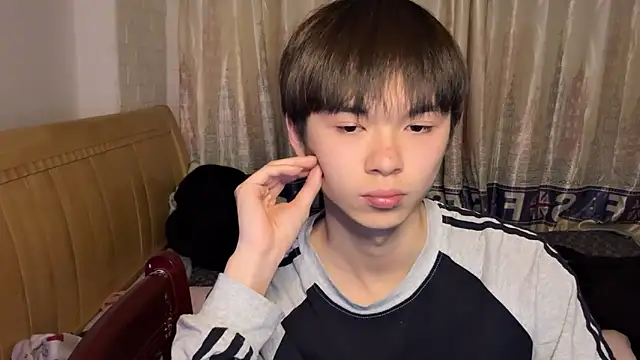 xiaottt1918 online show from January 2025 12:40:01 PM