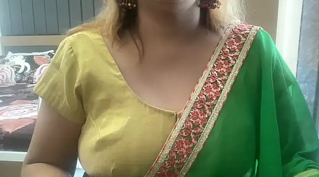 Snapshot of sassypooja chatting on February 2025 06:40:02 AM sassypooja online show from February 2025 06:40:02 AM