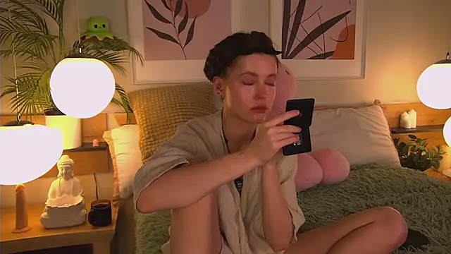 Snapshot of AshleyDouglas chatting on March 2025 04:07:02 AM AshleyDouglas online show from March 2025 04:07:02 AM