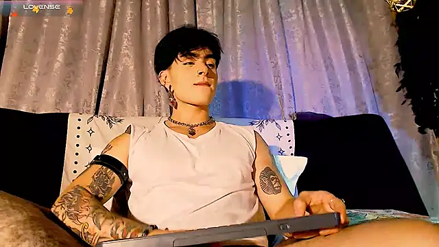 Snapshot of Mathew_stardust chatting on October 2025 12:20:01 AM Mathew stardust online show from October 2025 12:20:01 AM