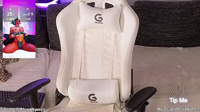 AlexaAimee online show from March 2026 01:17:01 PM