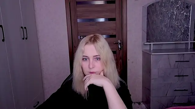 Snapshot of Kristy-Max chatting on March 2026 05:33:02 AM Kristy-Max online show from March 2026 05:33:02 AM