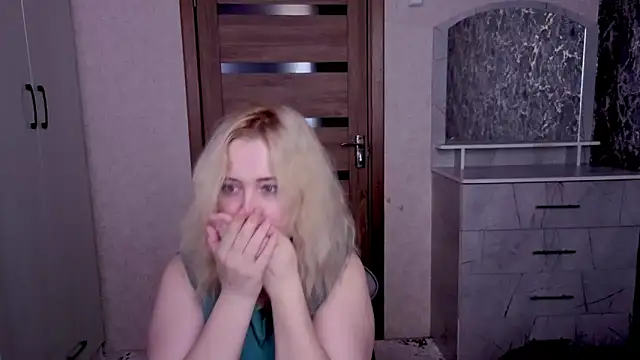 Snapshot of Kristy-Max chatting on March 2026 05:56:02 AM Kristy-Max online show from March 2026 05:56:02 AM