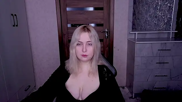 Snapshot of Kristy-Max chatting on March 2026 07:56:01 AM Kristy-Max online show from March 2026 07:56:01 AM