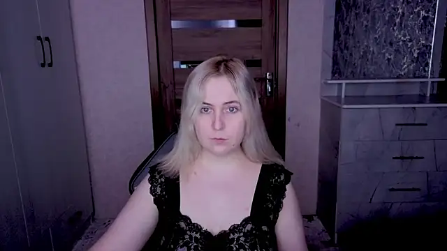 Snapshot of Kristy-Max chatting on March 2026 08:57:02 PM Kristy-Max online show from March 2026 08:57:02 PM