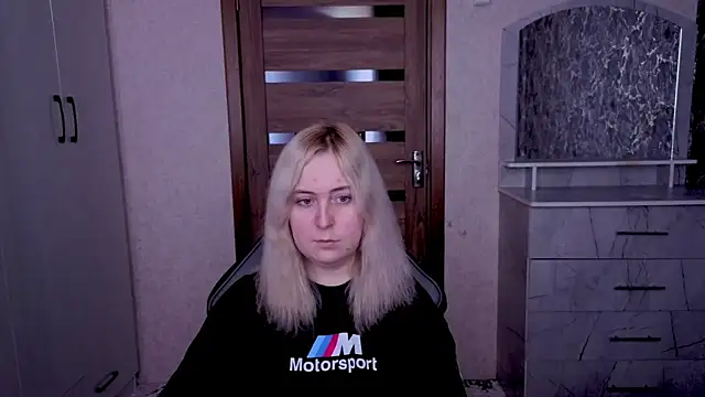 Snapshot of Kristy-Max chatting on April 2026 11:11:01 AM Kristy-Max online show from April 2026 11:11:01 AM
