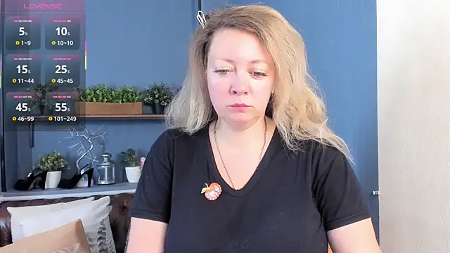 JesiaFoxi online show from December 2025 01:17:01 PM