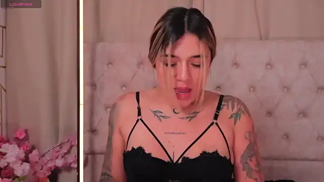 ashleyvalirya online show from February 2025 03:45:01 AM