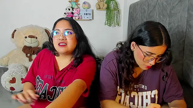 Snapshot of maddie-and-chelsea- chatting on October 2025 08:02:02 AM maddie-and-chelsea- online show from October 2025 08:02:02 AM