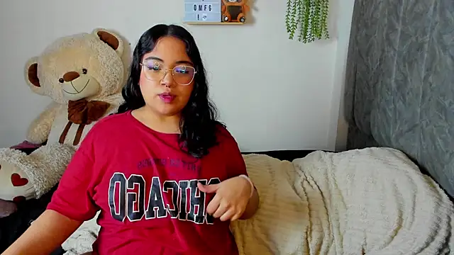 Snapshot of maddie-and-chelsea- chatting on January 2026 05:40:01 PM maddie-and-chelsea- online show from January 2026 05:40:01 PM