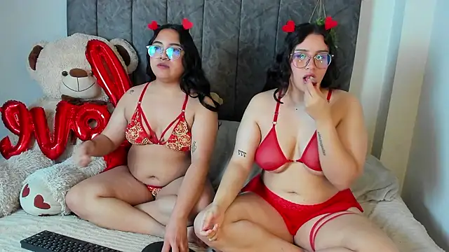 Snapshot of maddie-and-chelsea- chatting on February 2026 10:06:01 PM maddie-and-chelsea- online show from February 2026 10:06:01 PM