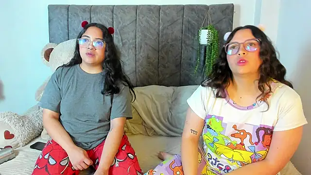 Snapshot of maddie-and-chelsea- chatting on February 2026 09:00:02 PM maddie-and-chelsea- online show from February 2026 09:00:02 PM