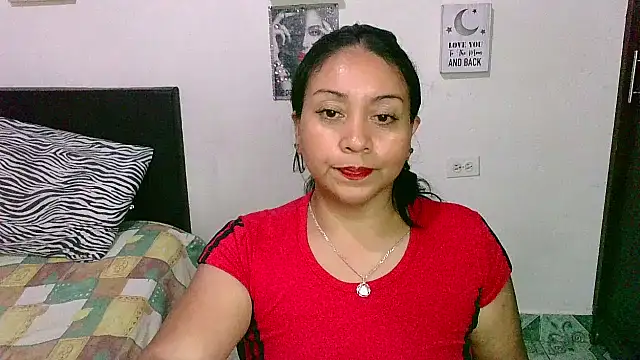 Snapshot of zaray_bella chatting on February 2025 11:04:02 PM zaray bella online show from February 2025 11:04:02 PM