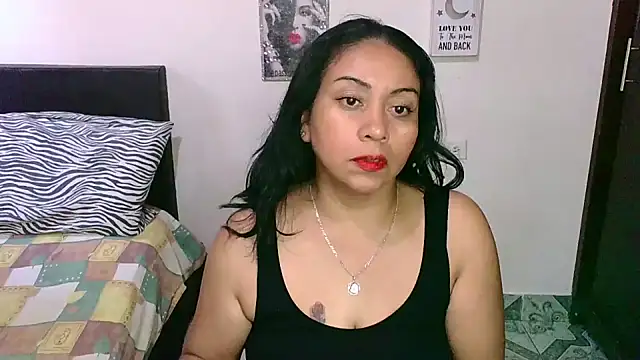 Snapshot of zaray_bella chatting on February 2025 10:25:01 PM zaray bella online show from February 2025 10:25:01 PM