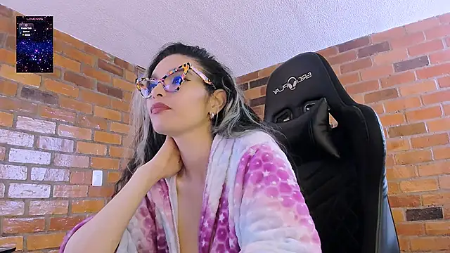 paulinabarnett- online show from January 2025 03:49:01 PM