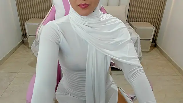 Hanaa latif online show from February 2025 05:46:01 PM