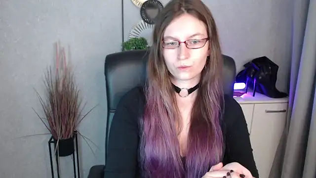 emmaxDelight online show from October 2025 06:50:02 AM