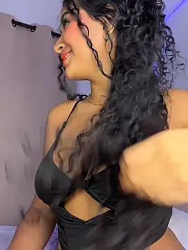 quianna  online show from April 2026 07:07:02 PM