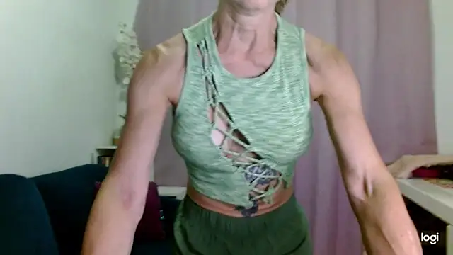 Canelita28 online show from April 2026 01:22:02 AM