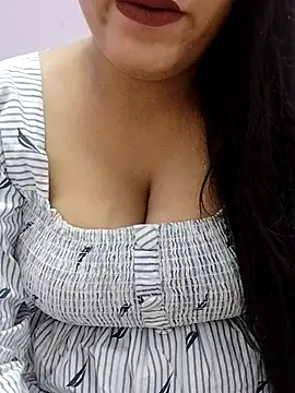 Snapshot of Simran-Kaur143 chatting on July 2026 06:12:01 PM Simran-Kaur143 online show from July 2026 06:12:01 PM