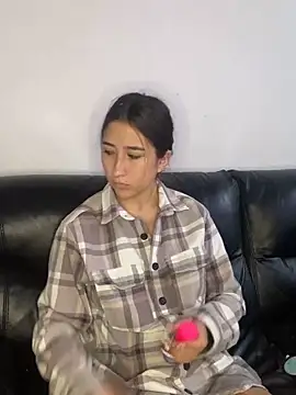 Snapshot of _Luuna chatting on March 2025 04:57:01 PM Luuna online show from March 2025 04:57:01 PM