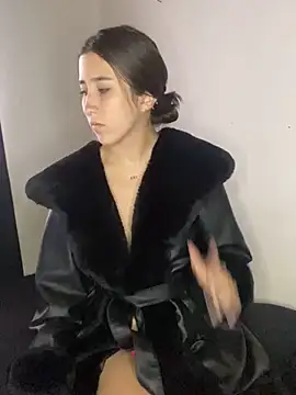 Snapshot of _Luuna chatting on March 2025 05:59:02 PM Luuna online show from March 2025 05:59:02 PM