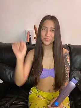 Snapshot of _Luuna chatting on September 2025 02:29:02 PM Luuna online show from September 2025 02:29:02 PM