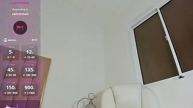 Snapshot of JenyWells chatting on December 2024 11:55:01 PM JenyWells online show from December 2024 11:55:01 PM