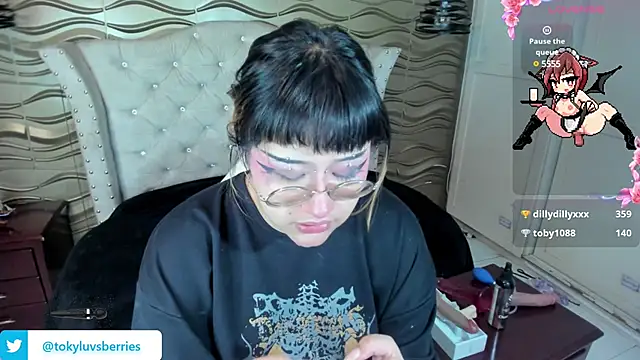 Snapshot of toky_doll chatting on December 2024 12:06:02 AM toky doll online show from December 2024 12:06:02 AM