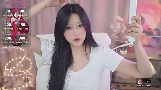 Snapshot of YINGTao-168 chatting on October 2025 12:33:02 AM YINGTao-168 online show from October 2025 12:33:02 AM