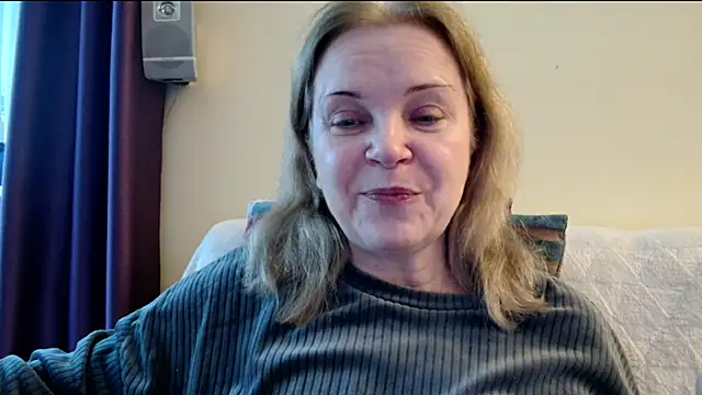 sexyjennyeu online show from February 2026 01:58:01 PM