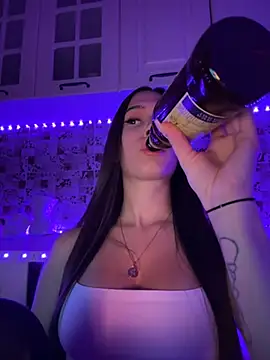 EricaWalls online show from December 2024 06:04:02 PM