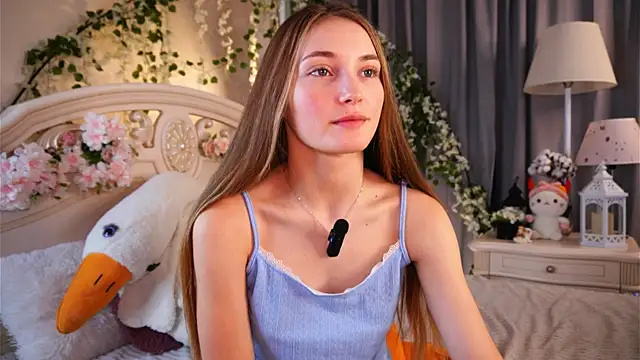 MonaEldon online show from November 2025 04:12:01 AM