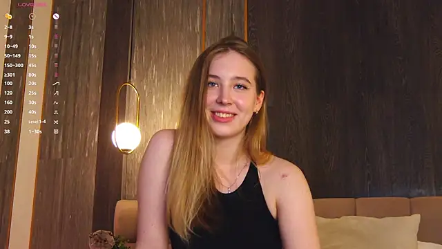 Snapshot of LoraineLuff chatting on March 2025 08:57:01 PM LoraineLuff online show from March 2025 08:57:01 PM