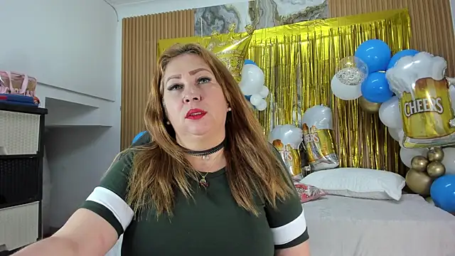 Snapshot of Danna_topless chatting on October 2025 12:02:02 PM Danna topless online show from October 2025 12:02:02 PM